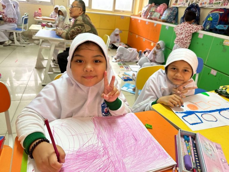 SERUNYA KEGIATAN EKSKUL SENI LUKIS